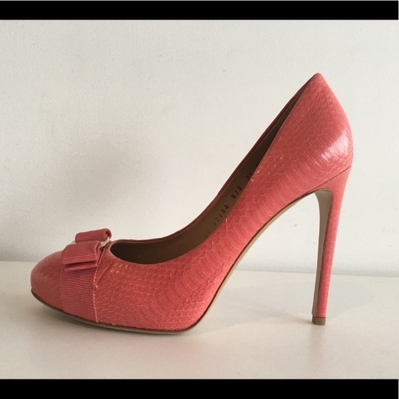 SALVATORE FERRAGAMO RILLY PINK SNAKESKIN PUMPS 9.5 - Picture 6 of 8